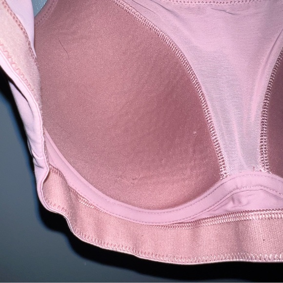LULULEMON Run Times Bra
High Support** - Picture 9 of 12